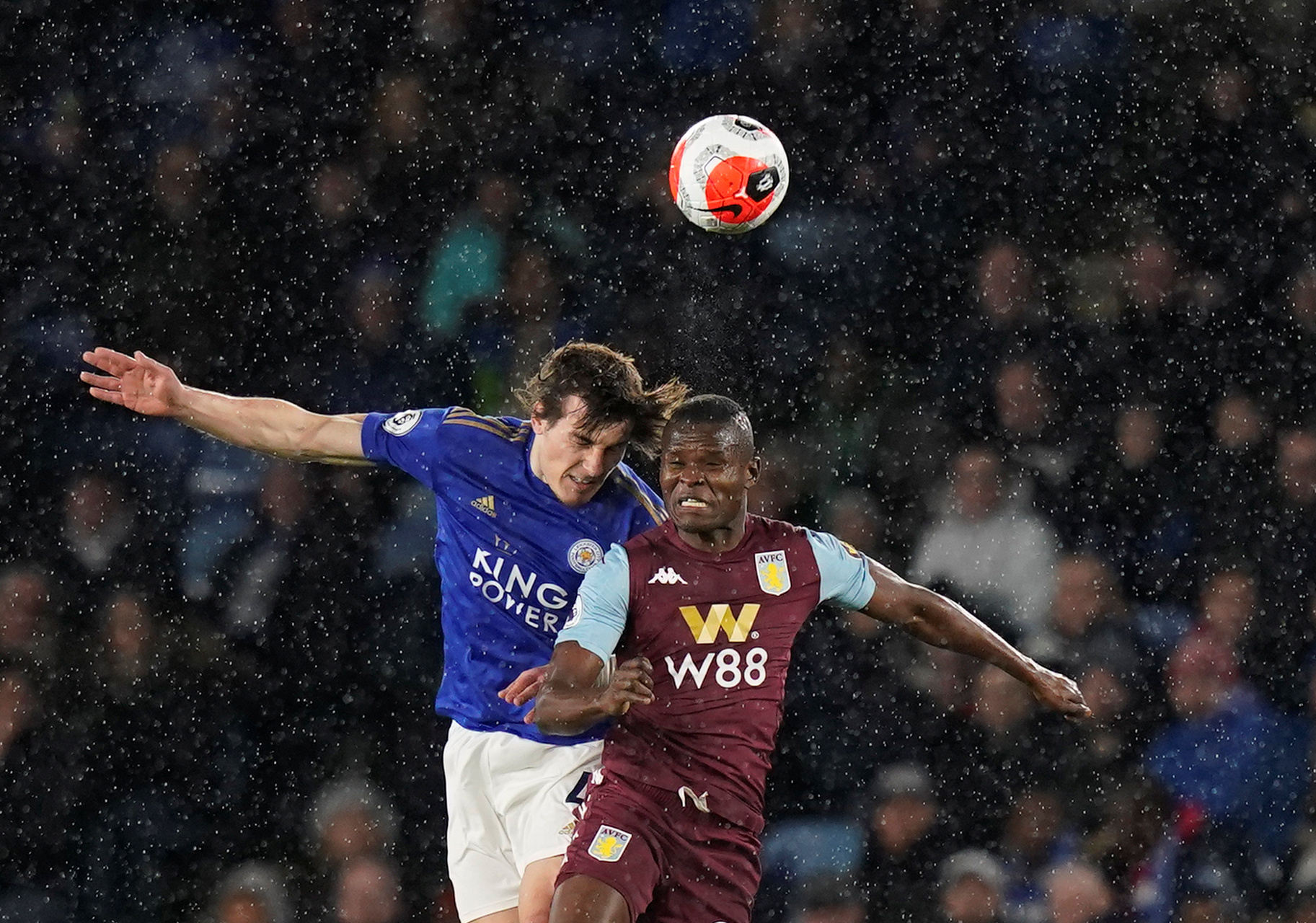 以恐怖的首 以恐怖的首